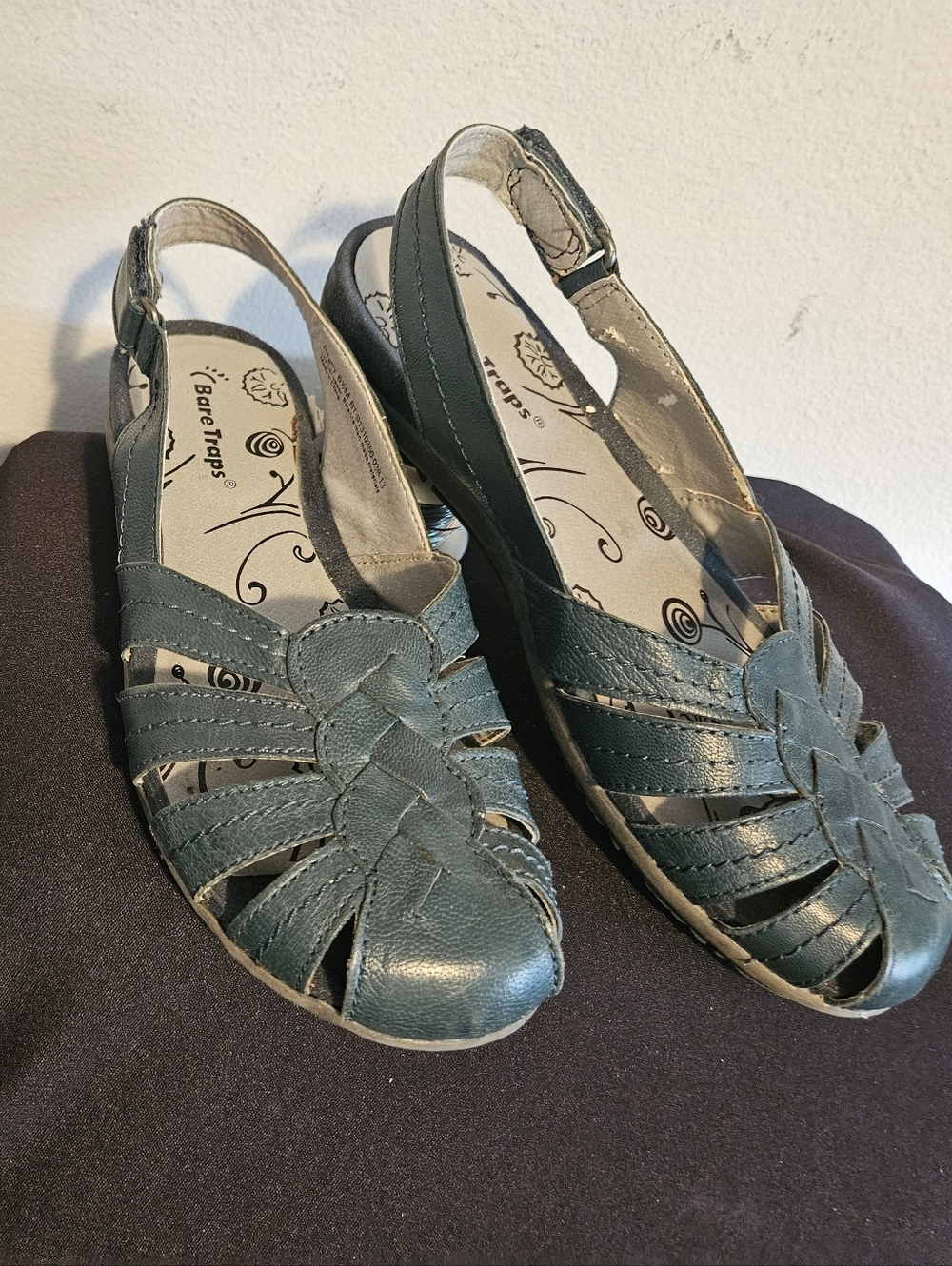 BareTraps Woman's denim blue sandals Size 6.5